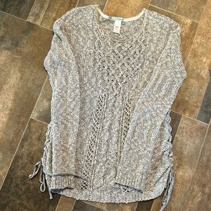 Light weight sweater